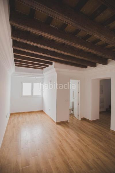 Foto dcd775c6-155a-4b48-8a4f-5f4957550bb7. A tre livelli in Centro Histórico Cádiz