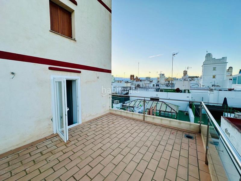 Foto e50b5cd4-d1f6-4f26-b33b-c3d283057156. A tre livelli in Centro Histórico Cádiz