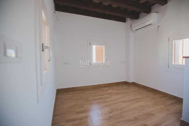 Foto e6ef2c9f-477b-44c9-8903-cf04eb77fd7c. A tre livelli in Centro Histórico Cádiz