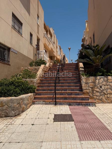 Foto a87cb38a-eca6-4d07-8072-96f3996e9314. Casa adosada adosado ocupado en Adra