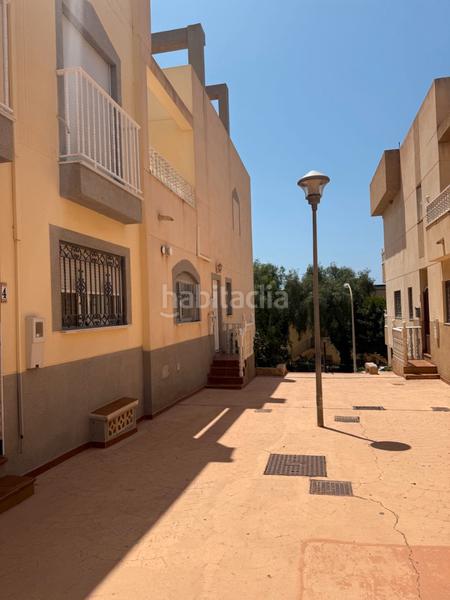 Foto ee9d8697-fc65-4681-90b2-dc2142a00f0c. Casa adosada adosado ocupado en Adra