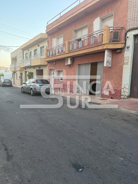 Foto 1bfbf18b-20bc-4e19-a3cc-a6f906a73b26. Casa a schiera in calle cervantes 59 in El Parador de las Hortichuelas Roquetas de Mar