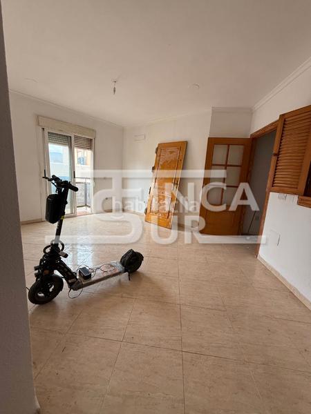 Foto 614bcaf2-c325-4736-8626-d9074fb25eca. Apartamento en plaza doctor marín 11 piso 2 dorm Roquetas pueblo en Roquetas de Mar
