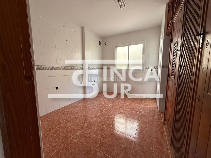 Foto 5a5914bb-1960-49da-b1ae-850f2c2b1fe1. Pis amb aparcament a La Gangosa Vícar