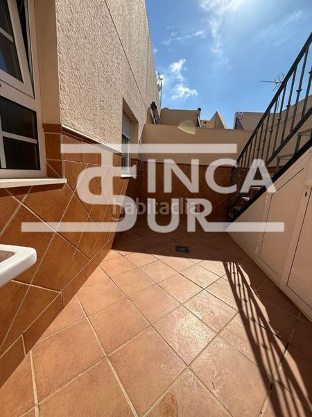 Foto d036fcf4-9800-4196-addd-693648770411. Casa adossada amb xemeneia aparcament a Roquetas pueblo Roquetas de Mar