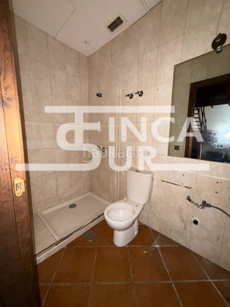 Foto ebe5ce0f-d558-49b2-a161-a4a59b615ed0. Casa adossada amb xemeneia aparcament a Roquetas pueblo Roquetas de Mar