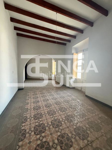 Foto a3342b6b-29c5-4bea-959c-3dd5cc1728c6. Masia amb xemeneia a Berja
