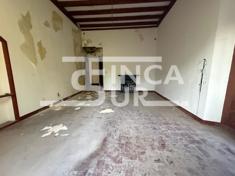 Foto bfe5c17c-df48-410e-a432-9aeccf8302d5. Masia amb xemeneia a Berja