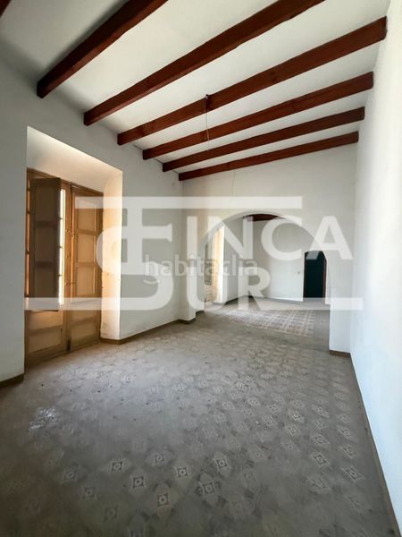 Foto c8365cd5-443d-4e8b-ac69-514926cd8039. Masia amb xemeneia a Berja
