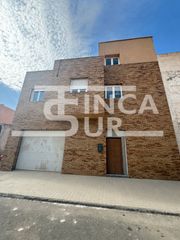 Casa adossada  Calle alentejo. Adosado 5 dorm almeria