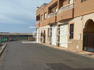 Maison jumelée  Calle loja 12. Adosado okupado solanillo