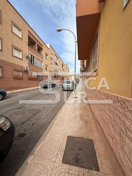 Foto d27da1c7-9ae5-4d54-aef2-51f095673261. Pis a La Gangosa Vícar