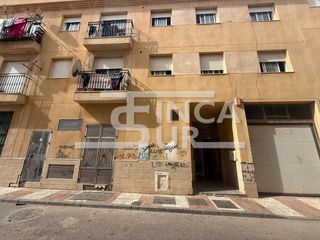 Aparcament cotxe a Calle Rosalía 2