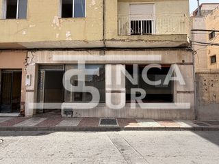 Business premise in Avenida Luis Buñuel 6