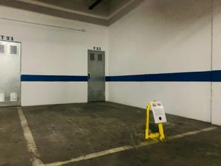 Parking coche  Calle ceuta. Se vende plaza de aparcamiento