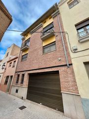 Casa en Travesía san pedro. Casa con 4 habitaciones con parking