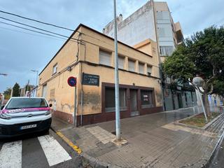 Business premise in Avenida de jose ortiz 114. Local comercial 001