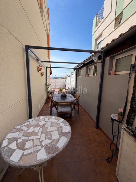 Foto 1b0df04f-9e71-44f3-afa2-7745b1fe678e. Casa adossada amb aparcament piscina a Playa-Ben Afeli Almazora / Almassora