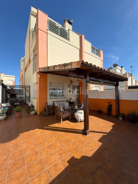 Foto 74652f53-84f4-487d-8d90-57b890702cd8. Casa adossada amb aparcament piscina a Playa-Ben Afeli Almazora / Almassora