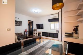 Piso en Centro-Calzada-Cabo Noval. Qué será mejor el piso o la zona?