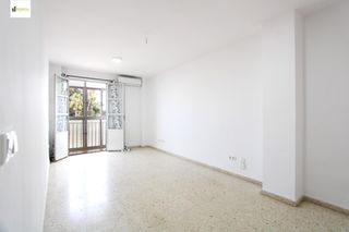 Piso en Centro-Calzada-Cabo Noval. Un buen sitio. un buen piso.