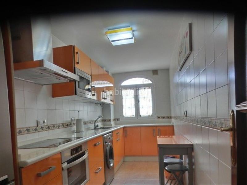 Foto cceedb42-a4b6-4f9d-865e-53f969b257dc. Alquiler piso estupendo piso disponible para periodo escolar! en Sanlúcar de Barrameda