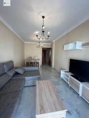 Miete Etagenwohnung in V Centenario-Piletas-Capuchinos. Estupendo piso disponible para alquiler anual