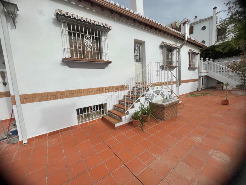 Foto 2e5624f8-24ac-42a7-87af-aba16a0eb789. Reihenhaus mit parking in Altos de la Zubia Zubia (La)