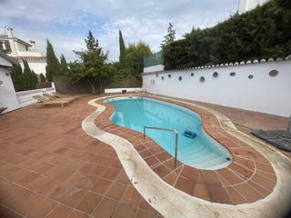 Semi detached house in Altos de la Zubia