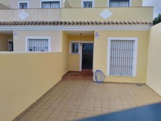 Casa adossada a Ctra Jerez-Ctra del Puerto