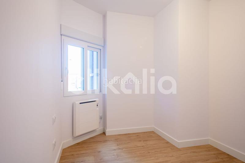 Foto 15d6ff3f-9f3f-4176-a750-42a71963d5d5. Flat with heating in Reyes Católicos Alcalá de Henares