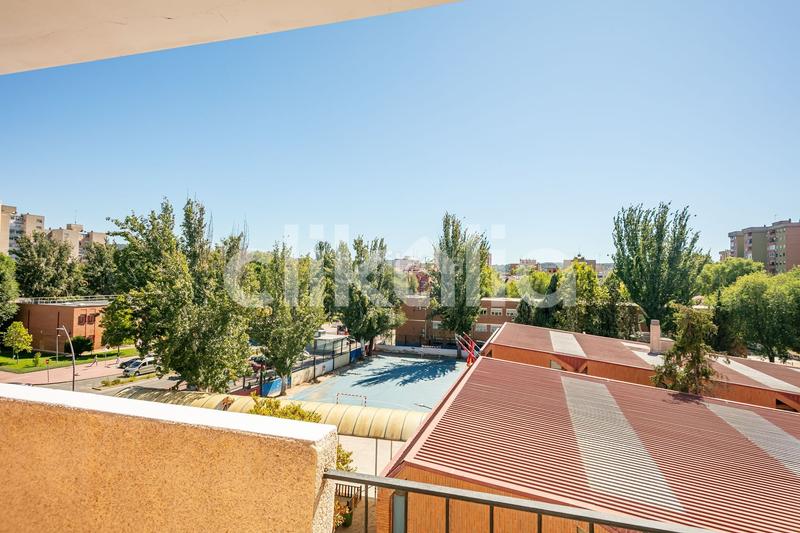 Foto caf76d12-5705-4bf2-9386-60cecef3744f. Flat with heating in Reyes Católicos Alcalá de Henares