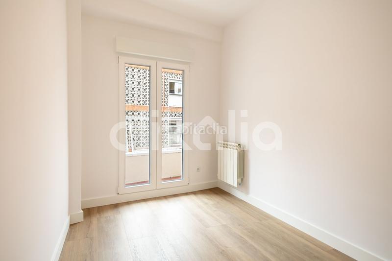 Foto 9918606a-f14c-438b-8ce6-0af43f927f16. Flat with heating in Quintana Madrid