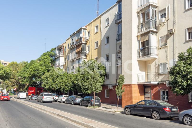 Foto b58d6d43-f450-4e87-a341-d8feb046f630. Piso en El Plantinar - Avda. La Paz - El Juncal Sevilla