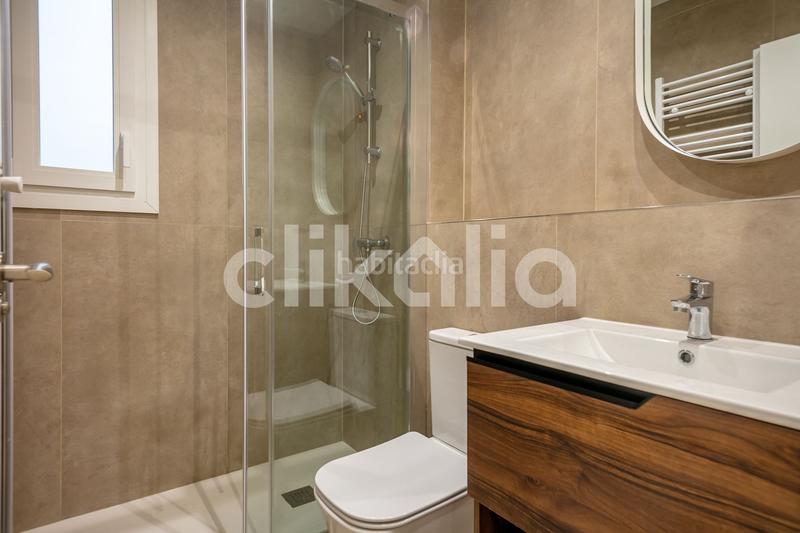 Foto b5720643-413c-4a23-b0db-0443a6abf661. Piso en Pacífico Madrid