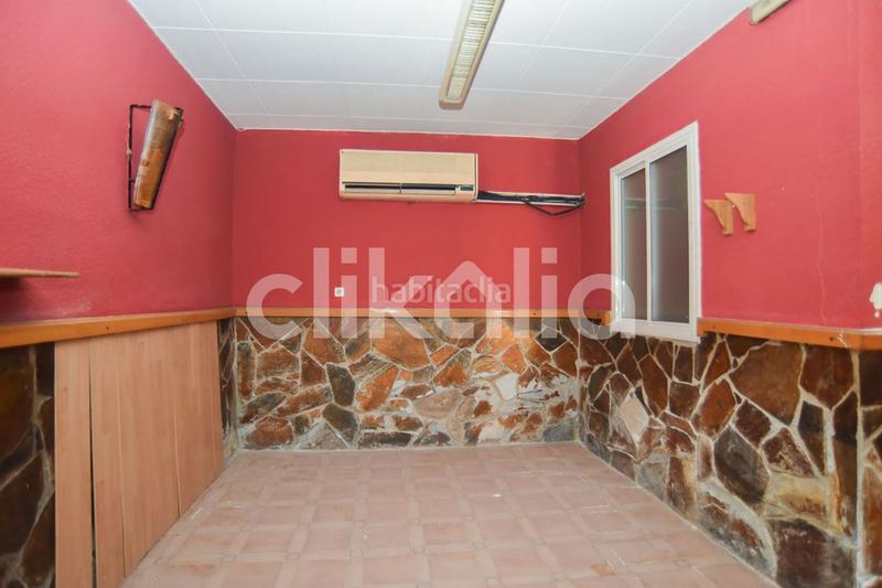 Foto 065951eb-014b-4d72-807a-f09caf23f531. Flat with heating in Trinitat Vella Barcelona