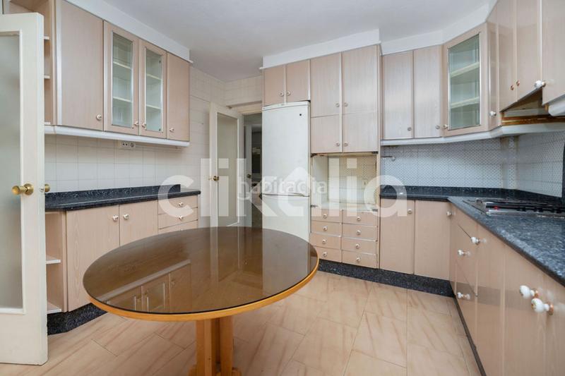 Foto 34f9c1b3-f1d1-4a03-aeda-1c3074ad6131. Appartamento con riscaldamento in Plaza Castelar - Mercado Central Elda