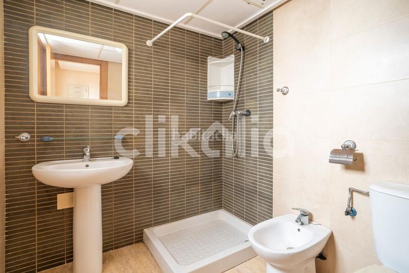 Foto 2adc6ab8-408e-4ccc-b162-d967e046de48. Pis amb calefacció aparcament a Las Viñas Guardamar del Segura