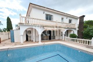 Maison à Escandinavia-Cautivador