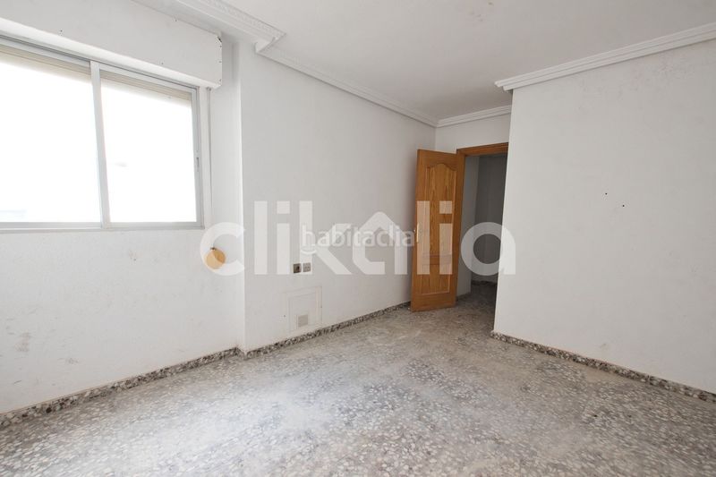 Foto a6d8f641-b28b-4b77-94d9-2c62beb3033b. Pis amb aparcament a Catral
