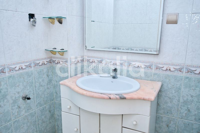 Foto ba6af574-8455-4213-8faa-74d95ab74396. Pis amb aparcament a Catral