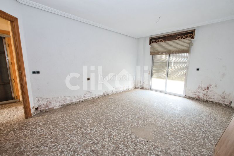 Foto e7c4958a-0d3d-4359-a5e6-d0e3255b75d3. Pis amb aparcament a Catral