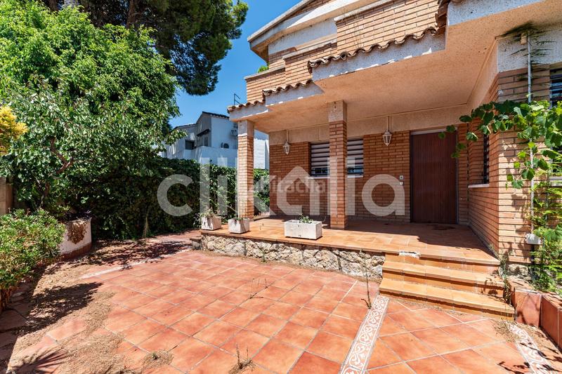 Foto 0331f2cc-cea7-4eb1-8adb-481a0d8828e8. Appartamento con parcheggio piscina in Vilafortuny Cambrils