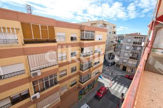 Etagenwohnung in Plaza de Toros-Avenida Chapí-Trinquete