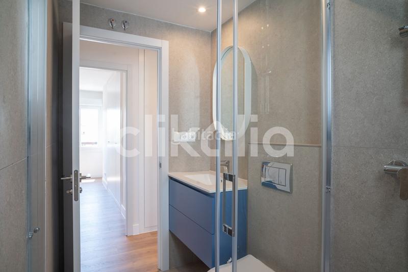 Foto 1bde0d6d-bda0-40ee-ab4d-a3c875494bf9. Piso en Los Boliches Fuengirola