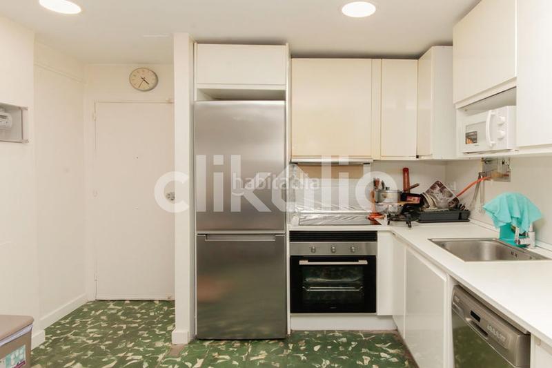 Foto 2ea637bd-b384-40e0-8553-a74862d4a626. Piso en El Raval Santa Coloma de Gramenet