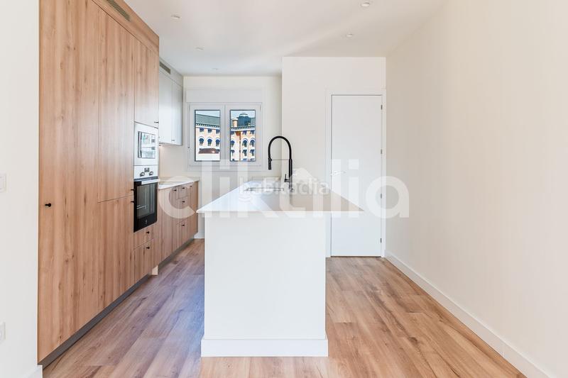 Foto 68d16f66-a108-4b14-9e12-3650df4bbfc8. Pis amb aparcament a La Calzada - La Florida Sevilla