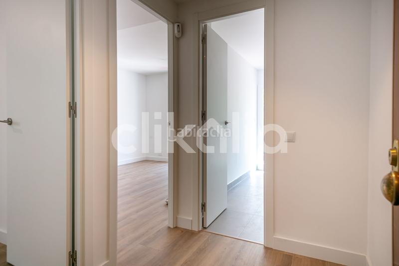 Foto 017e3df2-938a-415f-adb9-645193459dd0. Rent flat with heating in Juan de la Cierva Getafe