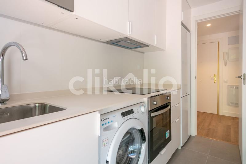 Foto 8c781f56-583a-4dd2-81f5-3de50ee44274. Rent flat with heating in Juan de la Cierva Getafe