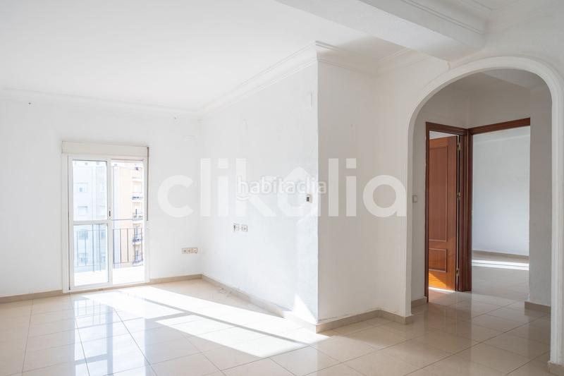Foto fa94b439-07c7-4ae9-92a3-0c98e89ca41c. Pis a Los Remedios Sevilla
